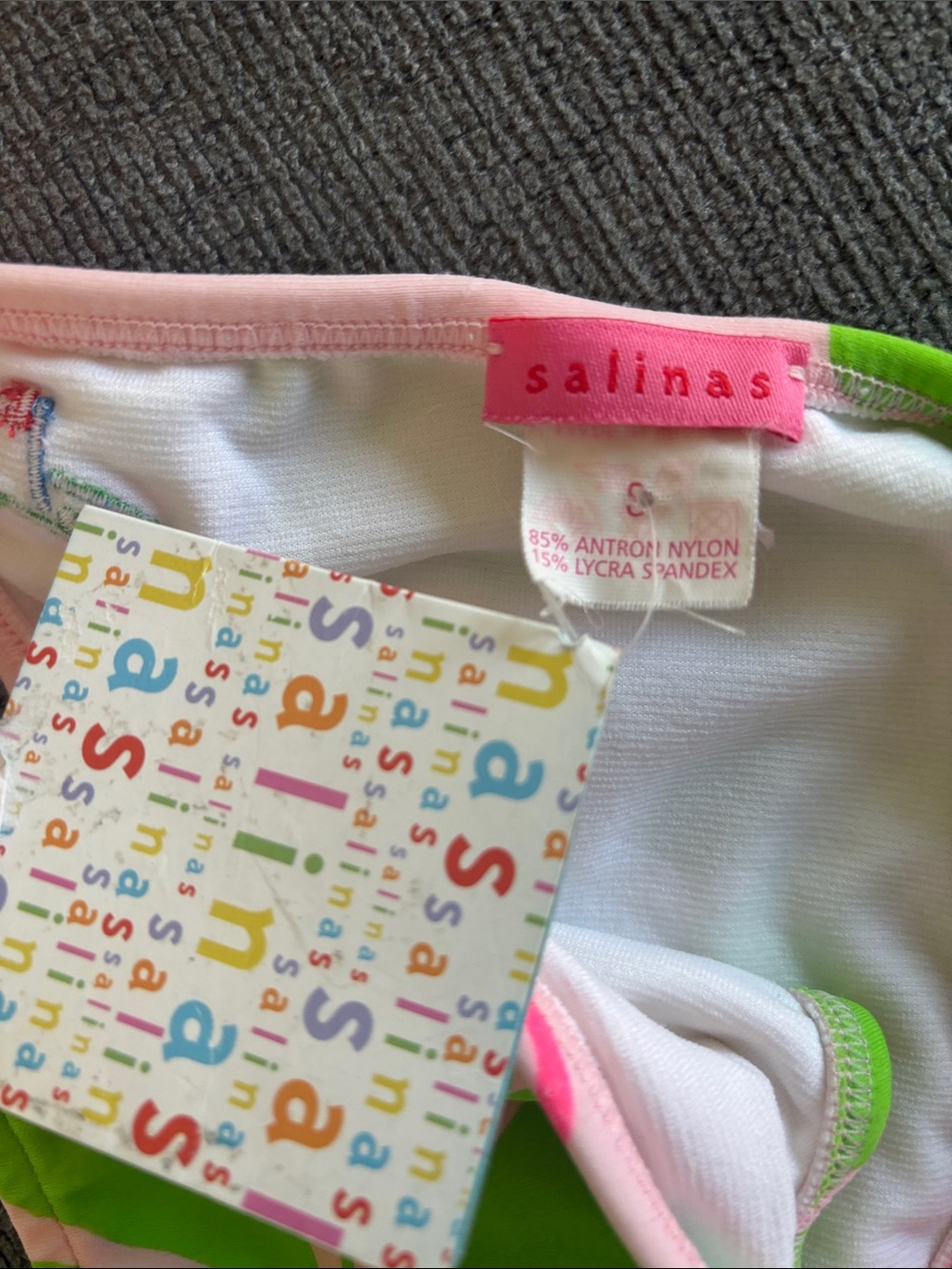 NWT RARE Salinas green and pink mini flower set with plastic buckles. Size small - Picture 3 of 3